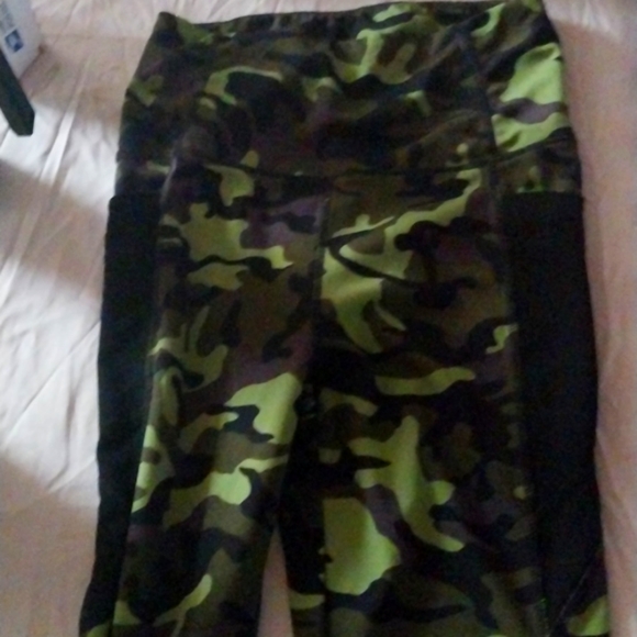 Pants - Army green ans black yoga leggings full length